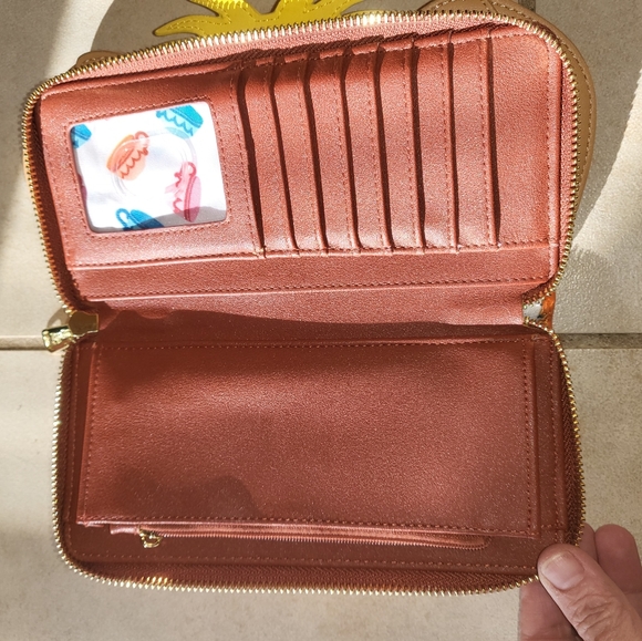 SOLDRare Loungefly Alice in Wonderland Wallet - Picture 2 of 3
